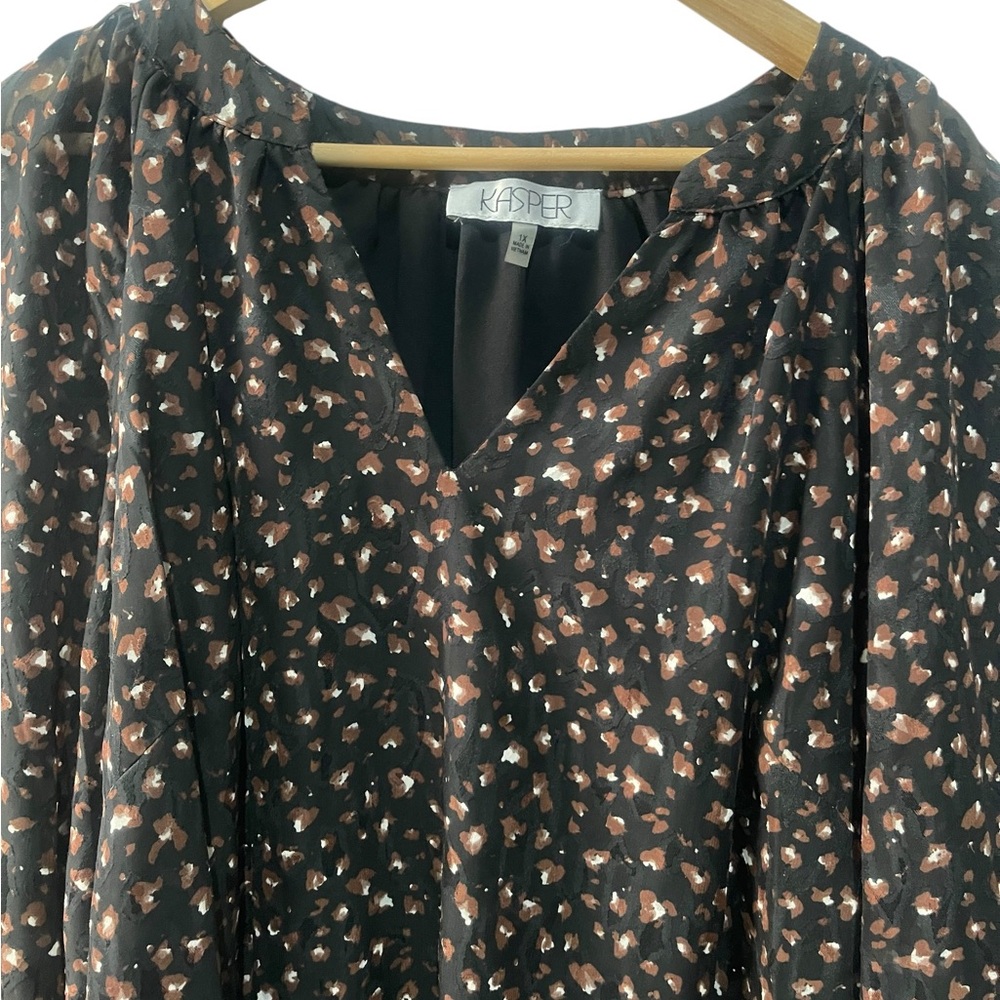 Kasper Women’s Black and‎ Brown Floral Patterned V Neck Blouse - Picture 6 of 6